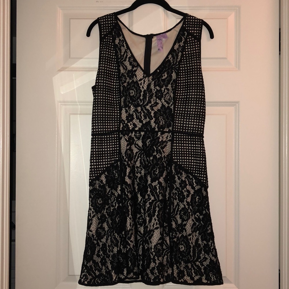 Alya Francesca’s Black Lace Dress
